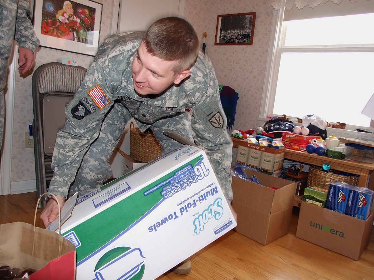 Local community comes together for troops | Article | The United States ...