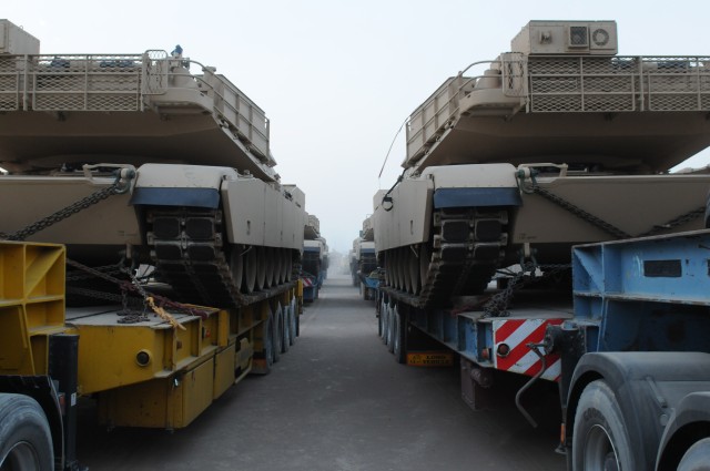 Tanks delivered to Iraqi Army