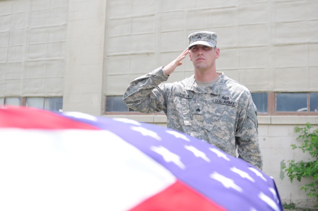 Sustainers, Transporters render funeral honors