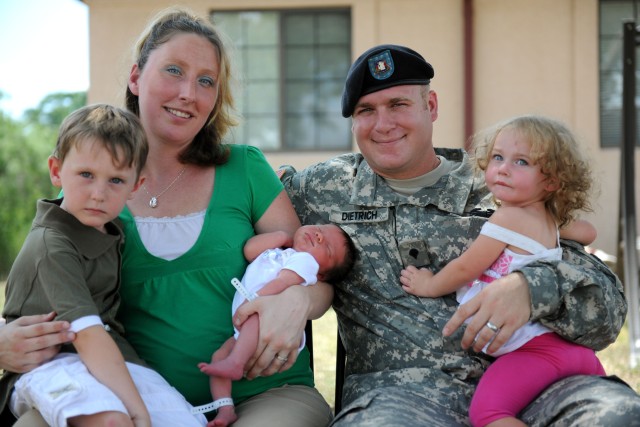 U.S. Army South Soldier Delivers Baby in Front Yard of his Fort Sam Houston Home