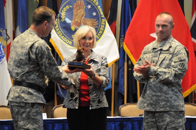 Fort Stewart community says Aca,!Eoethank youAca,!a,,c at Womens Equality Day Observance  