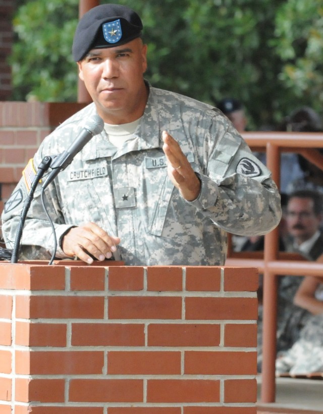 Crutchfield assumes command of USAACE, Fort Rucker