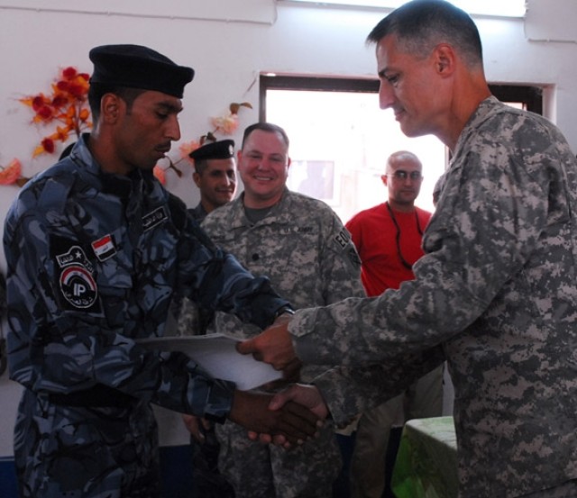 Iraqi Police graduate first Counter Explosive Team Course in Anbar