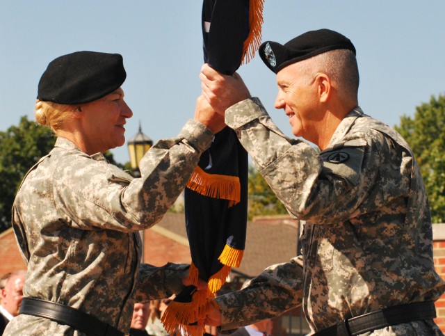 Gen. Dunwoody passes SDDC colors to Maj. Gen. Leonard
