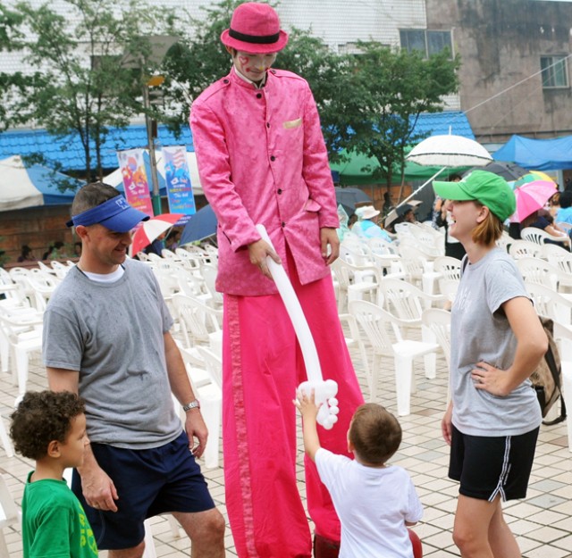 Army families mingle with Korean neighbors at Do Dream Festival