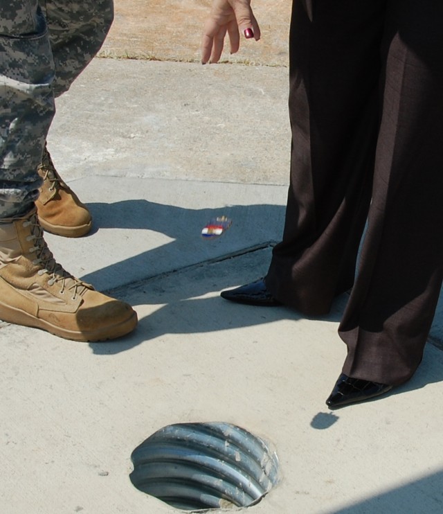 Flagpole Installation - U.S. Army Forces Command (Forward) and U.S. Army Reserve Command (Forward) Headquarters, Fort Bragg, N.C., Sept. 1, 2010