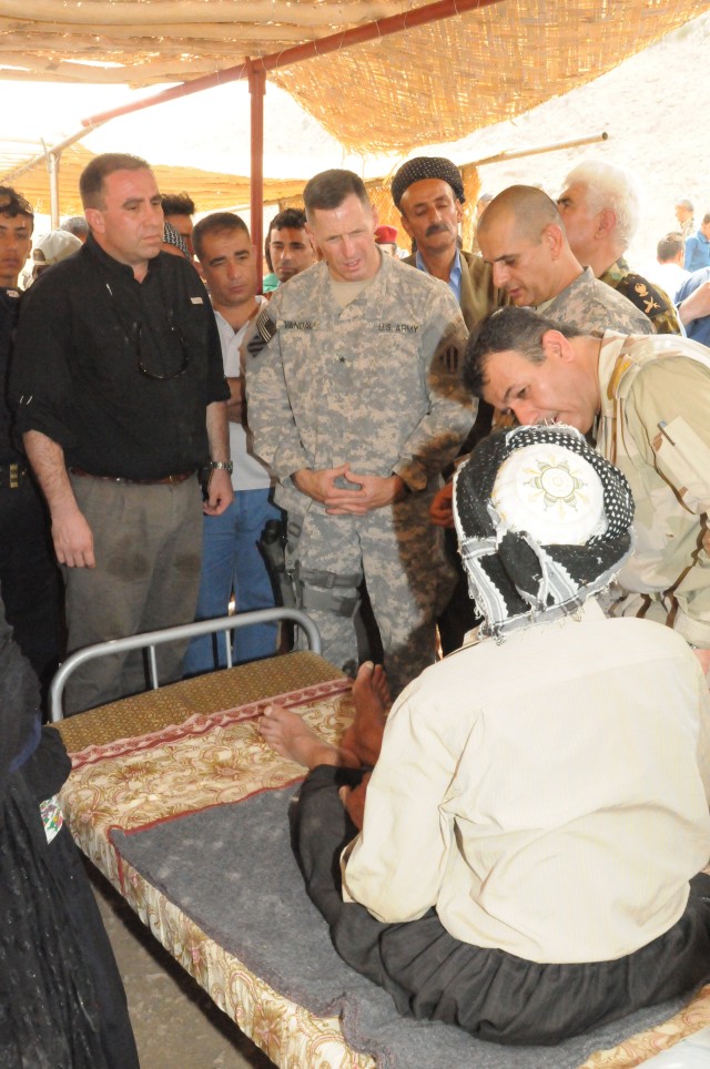 USD-N assists with Iraqi displaced civilians