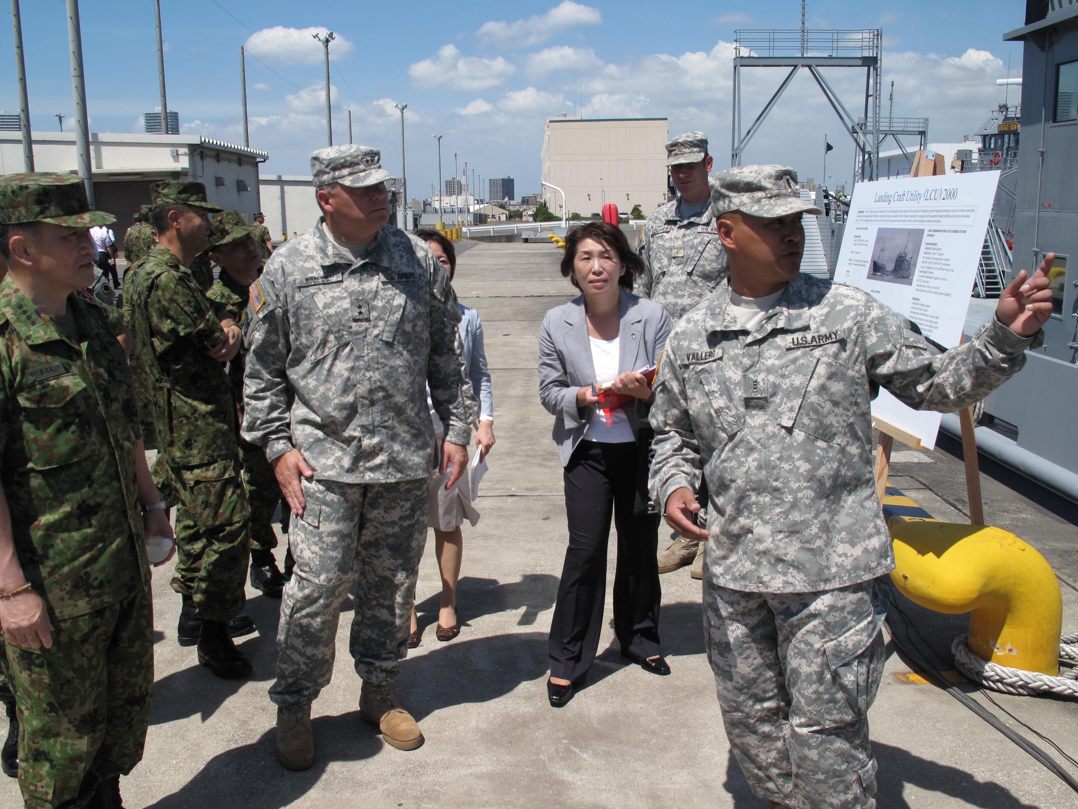 U.S., Japanese Generals Visit Army Reserve Soldiers in Japan | Article ...