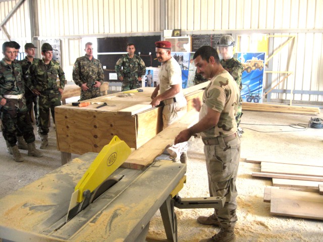 Regional Guard Brigade Soldiers graduate Iraqi Army Engineer School