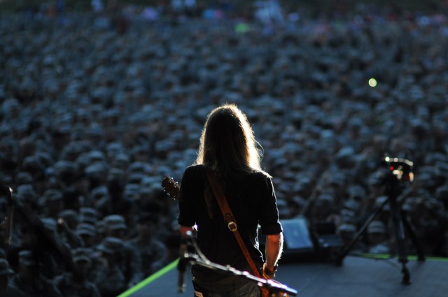 Kid rocks: Concert draws thousands