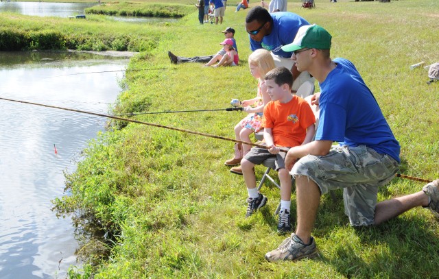 Gone fishin&#039;: Fort Rucker single Soldiers mentor military children