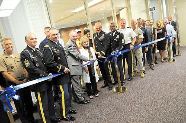 USO opens new Guard lounge