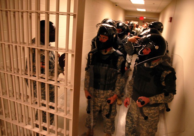Soldiers train up for Joint Regional Correctional FacilityAca,!E+opening