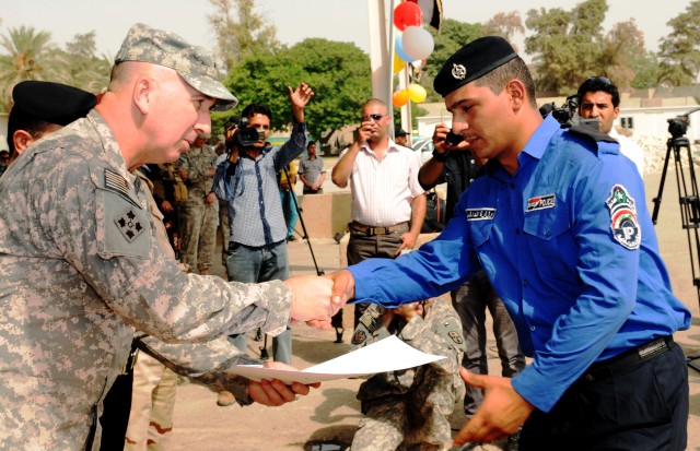 Baghdad River Patrol adds 40 graduates to its ranks