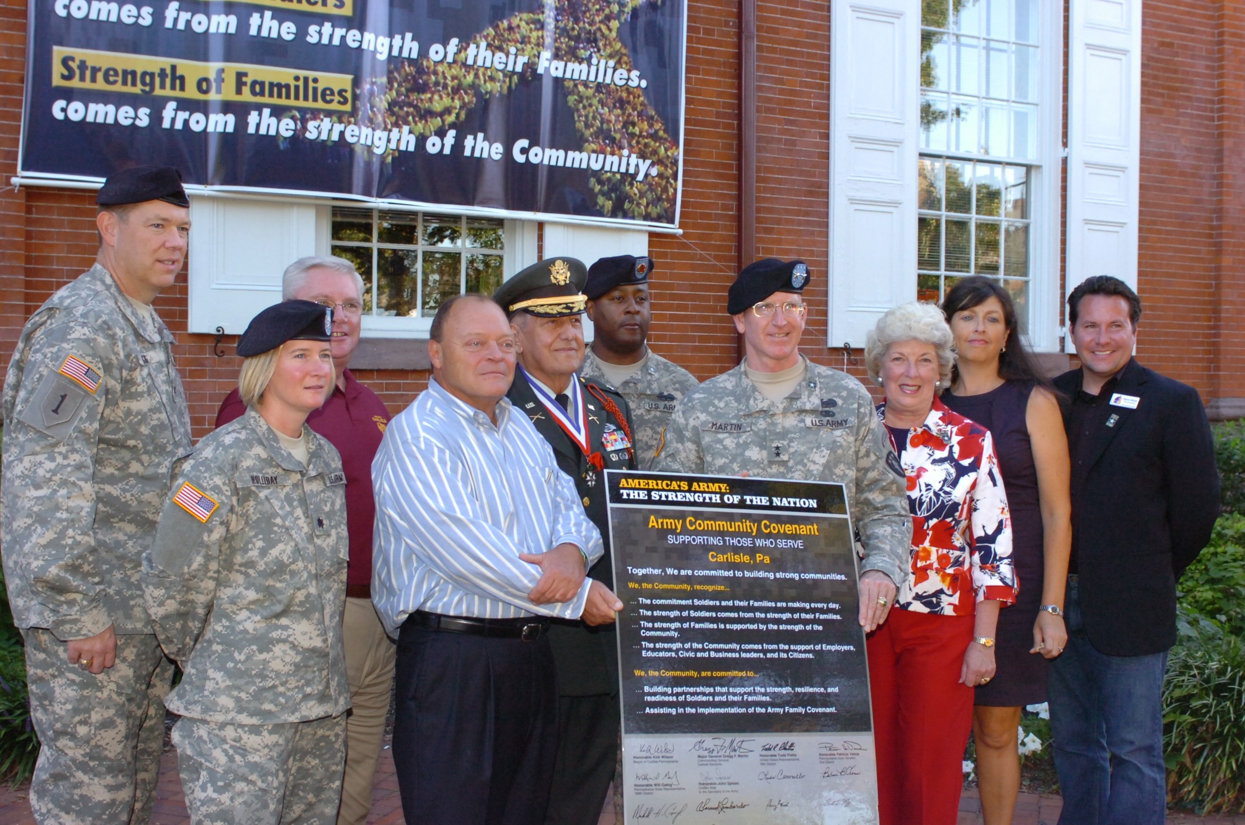 Army War College signs community covenant