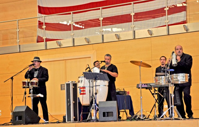 Mixing it up in Wiesbaden: Boxing fans get money&#039;s worth at Hispanic Heritage Month Tournament
