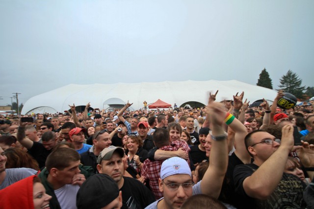 Drowning Pool rocks JBLM with free welcome home concert