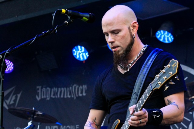 Drowning Pool rocks JBLM with free welcome home concert