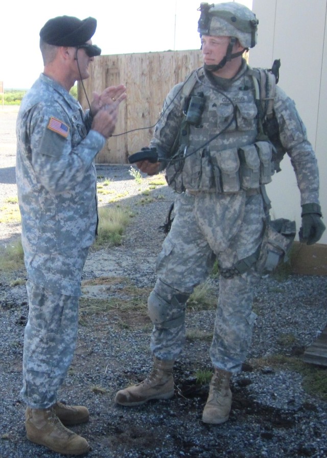 Commander observes future force test supported by CECOM