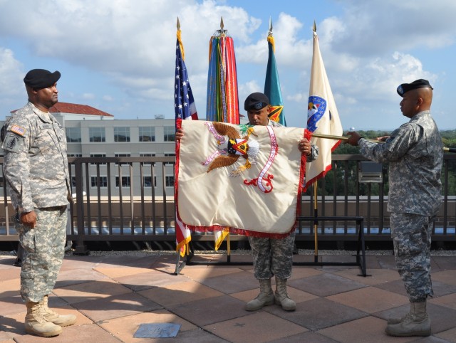 Uncasing the colors