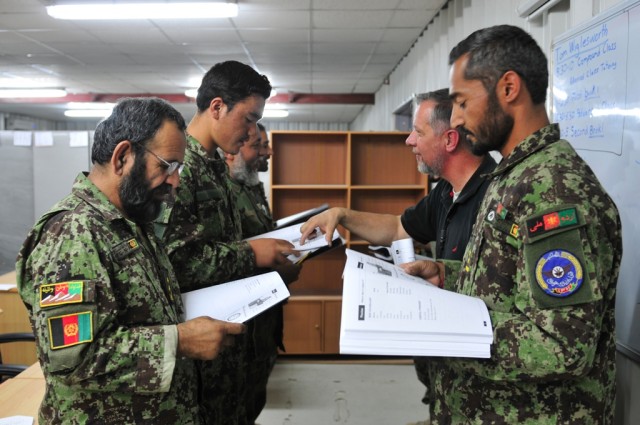 Afghan airmen learn English 2