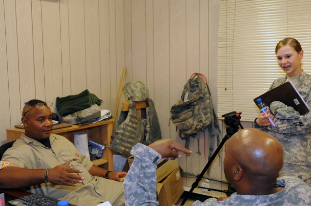 Team aids base closure in southern Iraq