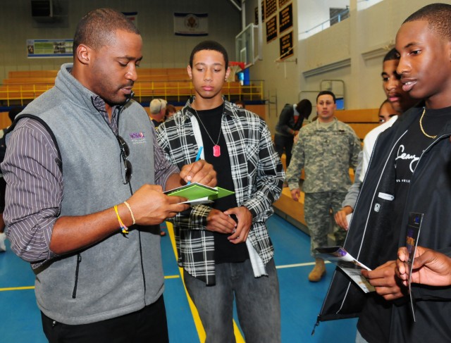 Former NFL player talks to Heidelberg student-athletes