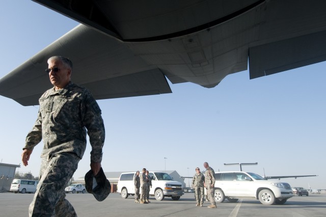 Casey visits deployed Soldiers, meets with ISAF leaders in Afghanistan