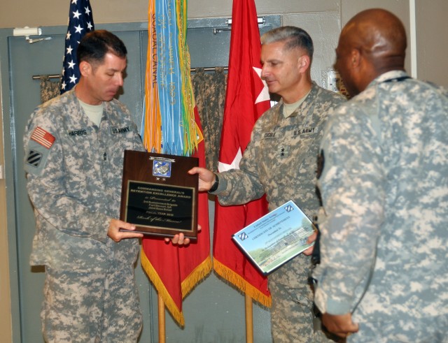 3SB receives retention awards, combat action badges