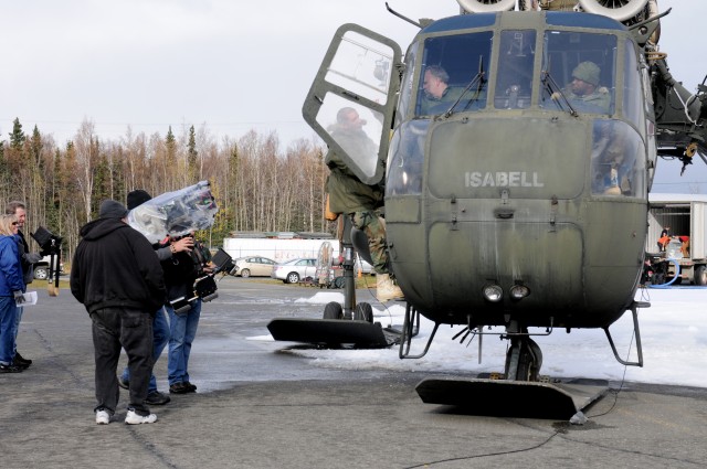 Guard stand-in climbs into Skycrane
