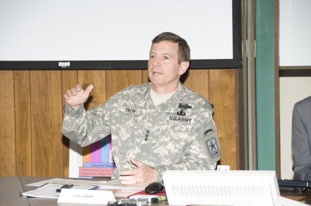 Army leadership discusses today&#039;s issues with Army War College students 