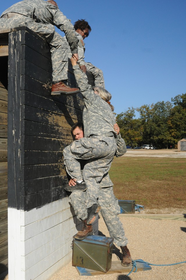 Army Corpsof Engineers give civilians taste of military