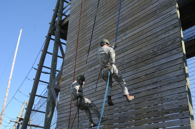Army Corps of Engineers give civilians a taste of military