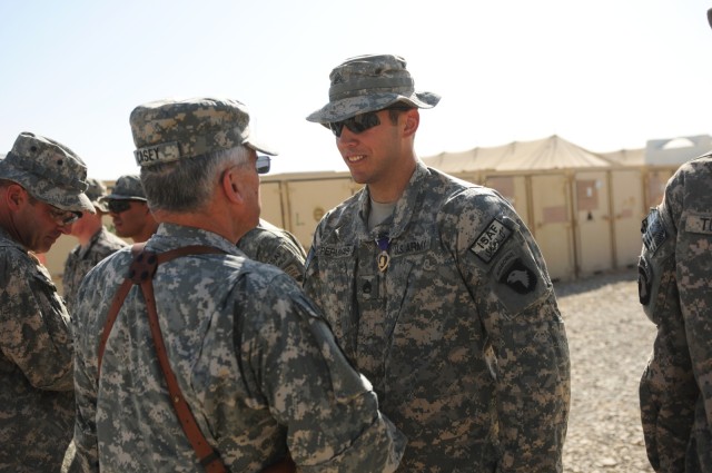 Casey awards Strike Soldiers