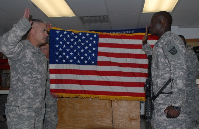 236 Rakkasans reenlist in combat zone