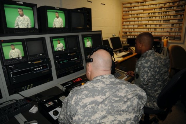 Telling Soldiers&#039; stories through glass: Army broadcast journalists play important role