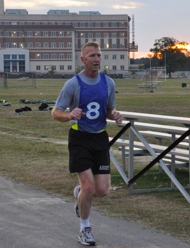 &quot;What Right Looks Like&quot; - NEW FORSCOM/USARC Battalion Conducts 1st PT Test