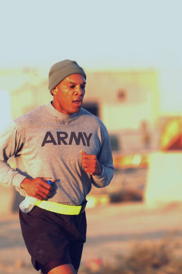 Deployed servicemembers, civilians compete in Army 10-Miler shadow run