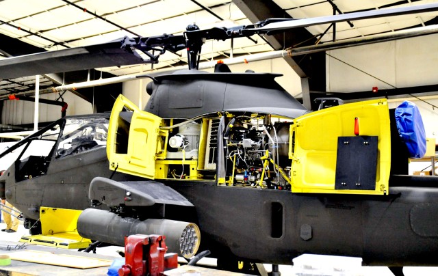 AH-1 Cobra retirement program at Fort Drum ends; final four helicopters head to Thailand 