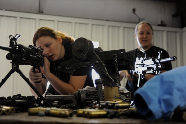 Drill sergeant spouses get taste of husbands' job