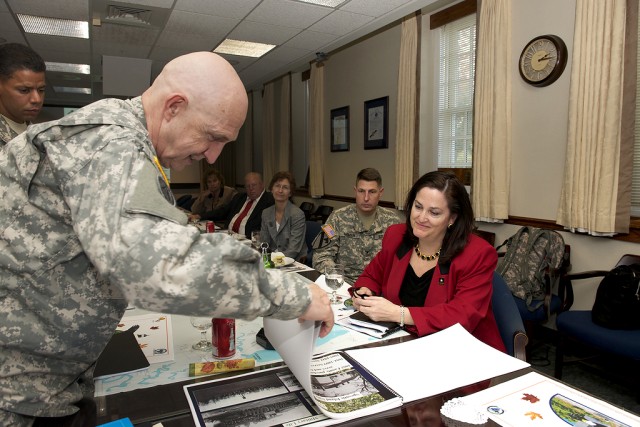 Senior Army leader visits APG