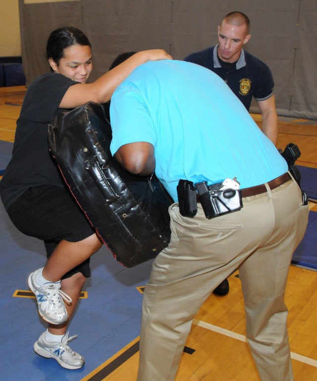 Fort Rucker CID agents, local police teach awareness, self defense