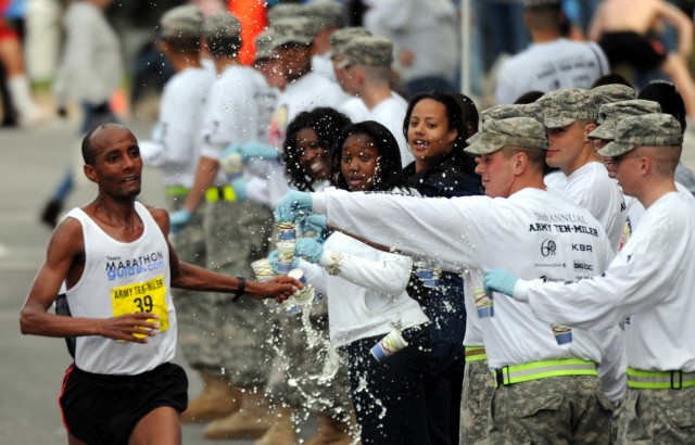 Reta cools down en route to winning Ten-Miler
