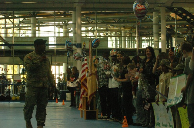 41st Trans. Co. returns from OEF, receives warm welcome home
