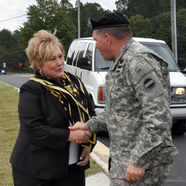 CG, U.S. Army Forces Command, Visits Fort Bragg Forward Team