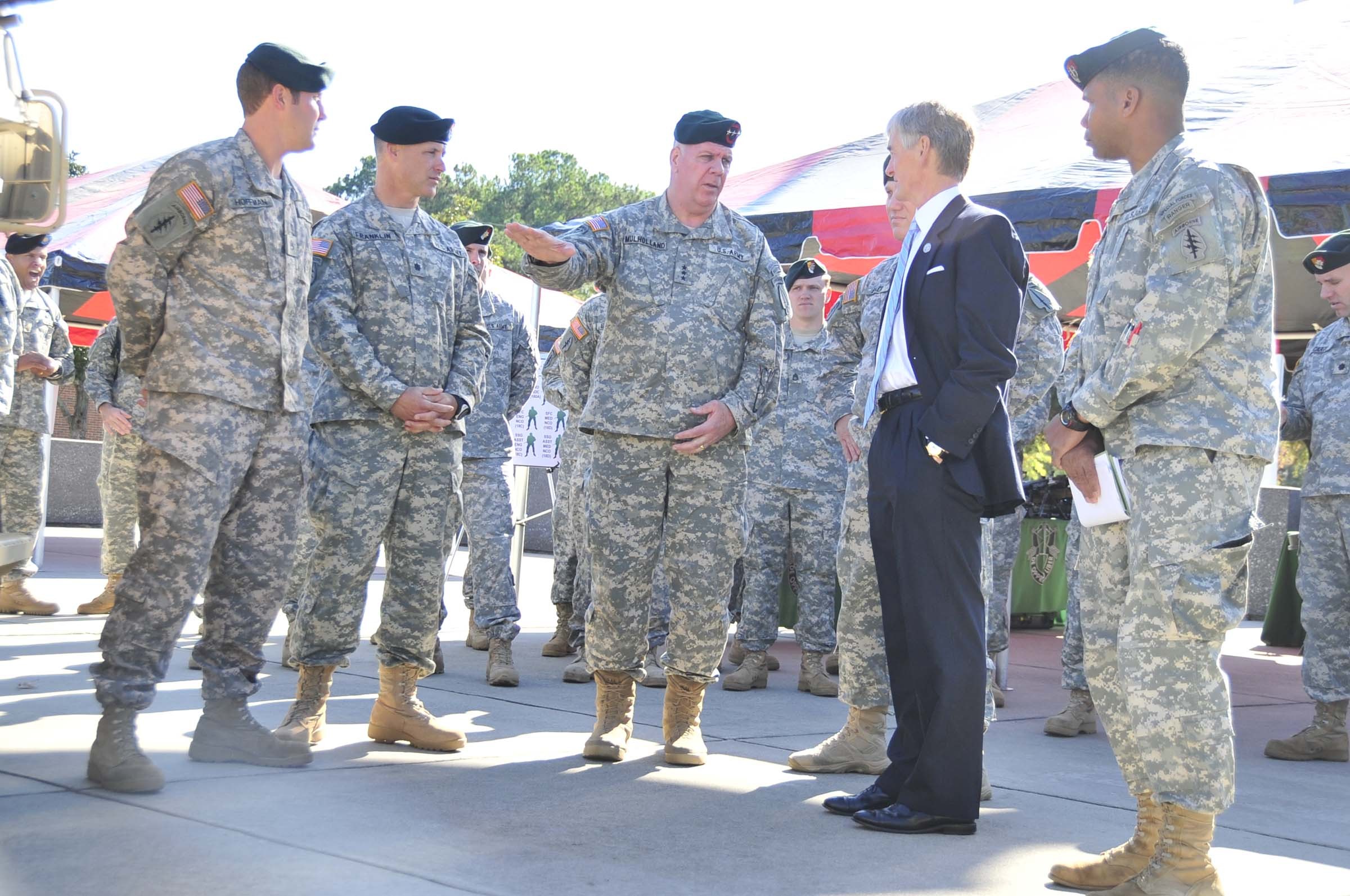 Secretary of the Army visits Special Operations Command | Article | The