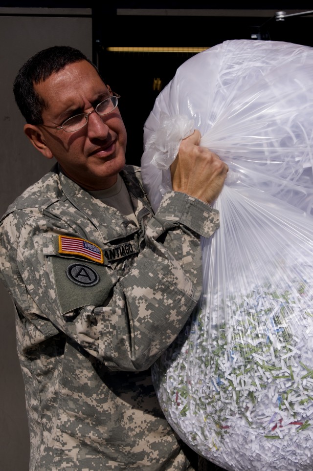 Reserve NCOs help Wildcats go green at work, home