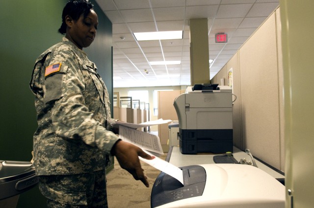 Reserve NCOs help Wildcats go green at work, home