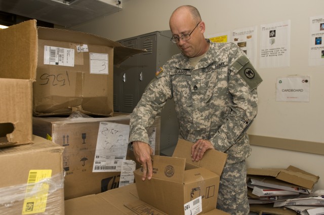 Reserve NCOs help Wildcats go green at work, home