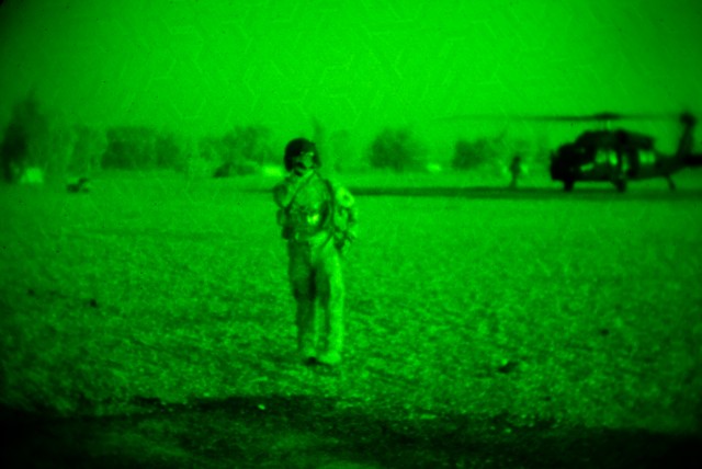 Black Hawk, Chinook teams fly over Baghdad